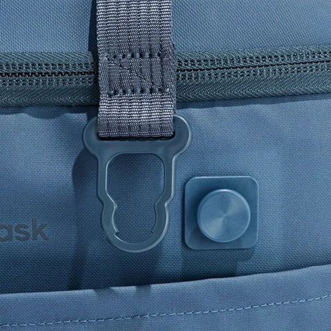 Carryout™ Soft Cooler 30 L